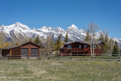 /international/us/8000-spring-gulch-road-jackson-wy-110107876650/