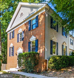 /international/us/10851-oak-green-court-burke-va-110110214177/