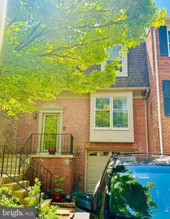 /international/us/7743-jewelweed-court-springfield-va-110108296409/