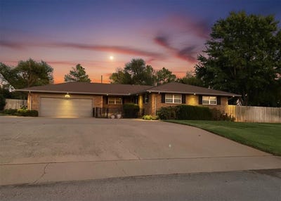 /international/us/522-n-booth-avenue-elk-city-ok-110107892048/