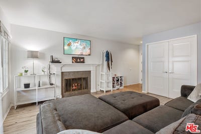 /international/us/3867-thorncroft-ln-inglewood-ca-110103623942/