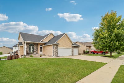 /international/us/1724-2nd-avenue-sw-altoona-ia-110119915441/