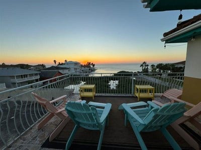 /international/us/211-saturn-lane-south-padre-island-tx-110097271253/