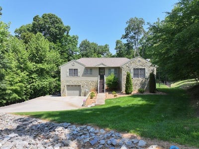 /international/us/8-northgate-ct-lynch-station-va-110099986870/