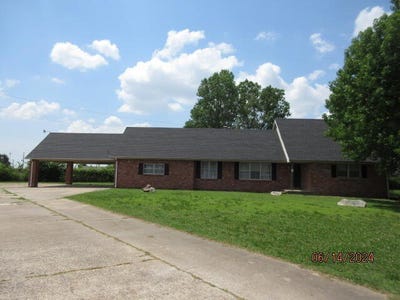 /international/us/11-jackson-st-quapaw-ok-110101091106/