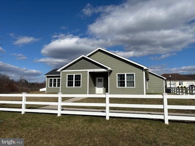 /international/us/93-candlewick-court-frostburg-md-110106551577/