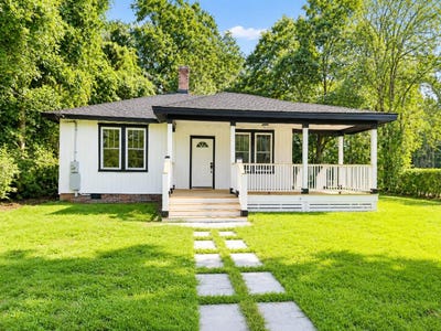 /international/us/203-e-george-street-saint-george-sc-110120054954/