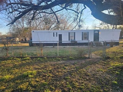 /international/us/415-russell-street-caddo-ok-110105796196/