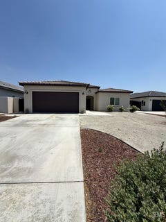 /international/us/3915-costa-del-sol-lane-bakersfield-ca-110107868033/