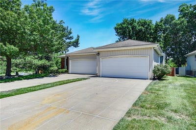 /international/us/12303-w-105-terrace-overland-park-ks-110100729594/