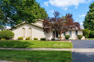 /international/us/617-melrose-lane-beecher-il-110104846652/