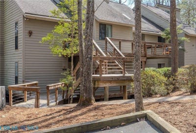 /international/us/50-villa-ridge-drive-hartfield-va-110106757137/