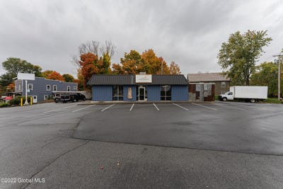/international/us/985-hoosick-road-brunswick-ny-110100396932/