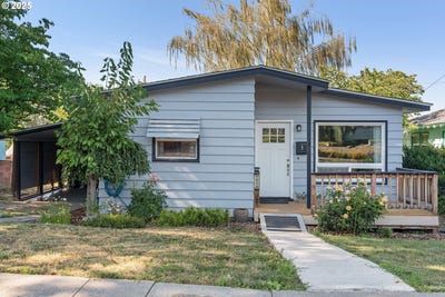 /international/us/1019-e-14th-st-the-dalles-or-110100839938/