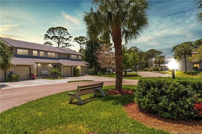 /international/us/650-ne-wax-myrtle-way-jensen-beach-fl-110098642817/