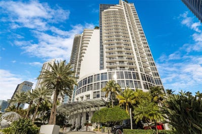 /international/us/18001-collins-avenue-sunny-isles-beach-fl-110106456516/