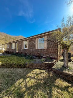 /international/us/160-maple-lane-pikeville-ky-110107311900/
