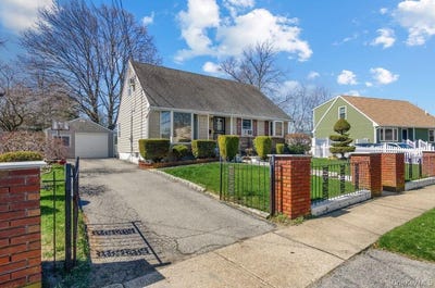 /international/us/5-s-ronald-drive-s-amityville-ny-110107754562/