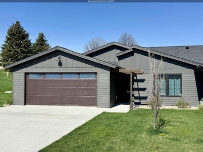 /international/us/1570-blaine-s-way-spirit-lake-ia-110099266748/
