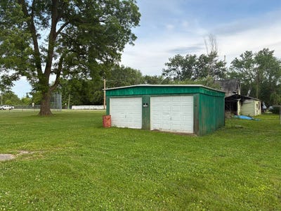 /international/us/1003-ash-street-lawrenceville-il-110108408744/