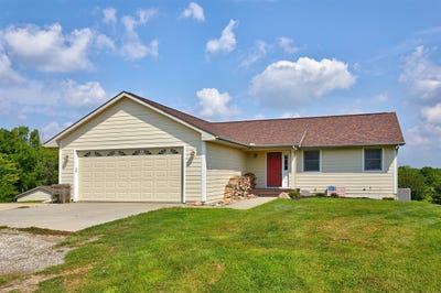 /international/us/3705-tyler-street-new-virginia-ia-110101396129/