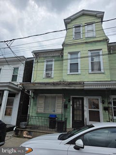 /international/us/237-north-street-minersville-pa-110109158139/