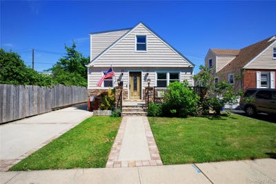 /international/us/50-albertson-place-mineola-ny-110108684557/