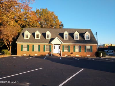 /international/us/823-evans-street-greenville-nc-110103291904/
