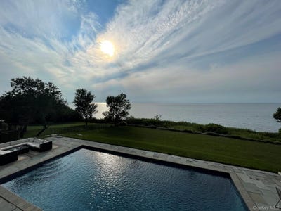 /international/us/580-lloyds-lane-mattituck-ny-110096960807/