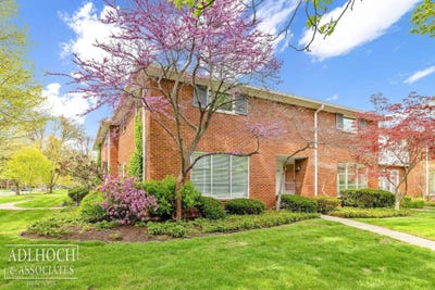 /international/us/17209-e-jefferson-road-grosse-pointe-mi-110108074507/