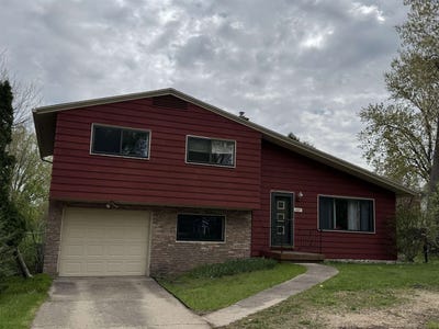 /international/us/407-silver-lake-drive-portage-wi-110107798854/