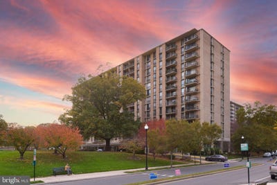 /international/us/4600-s-four-mile-run-drive-s-arlington-va-110101200657/