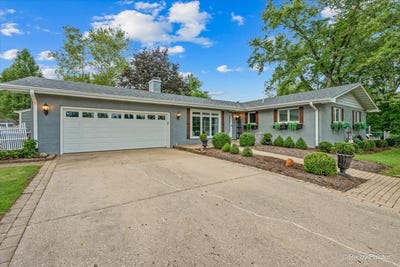 /international/us/39w440-campton-hills-drive-campton-hills-il-110110373206/