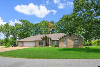 /international/us/2041-shadow-oak-drive-mountain-home-ar-110101235646/