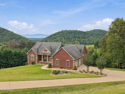 /international/us/323-independence-drive-jefferson-city-tn-110120029829/