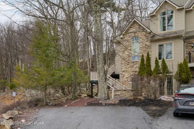 /international/us/7-wildbriar-court-lake-harmony-pa-110106702054/