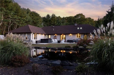 /international/us/140-white-birch-circle-scituate-ri-110108385800/