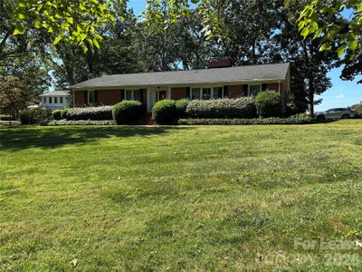 /international/us/700-s-main-street-belmont-nc-110107981924/