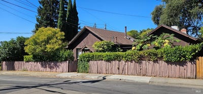 /international/us/523-center-street-healdsburg-ca-110104576709/