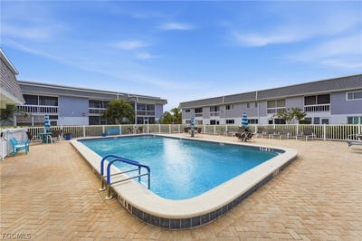 /international/us/22375-edgewater-drive-punta-gorda-fl-110105508715/