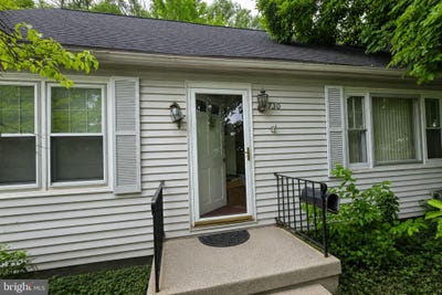 /international/us/730-e-division-street-dover-de-110108232944/