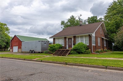 /international/us/319-1st-street-s-ladysmith-wi-110100997837/