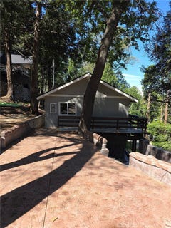 /international/us/979-venus-way-crestline-ca-110107805970/