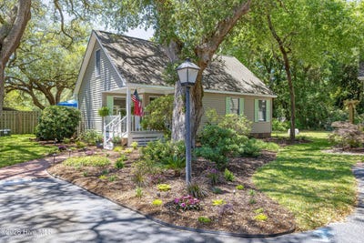 /international/us/313-e-brown-street-southport-nc-110108016146/