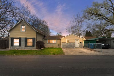 /international/us/656-s-4th-street-chesterton-in-110107338051/