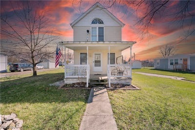 /international/us/515-w-2nd-street-port-clinton-oh-110107172678/