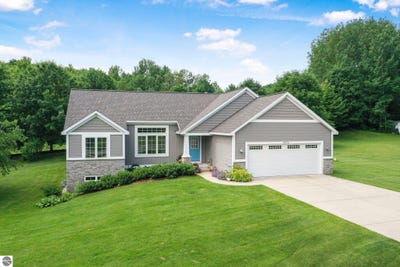 /international/us/9314-e-summerfield-drive-traverse-city-mi-110100719006/
