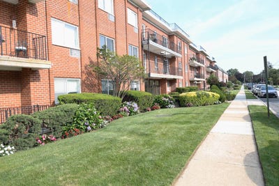 /international/us/85-s-centre-ave-rockville-centre-ny-110108716642/