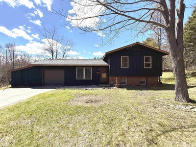 /international/us/128-johnson-road-negaunee-mi-110108067934/