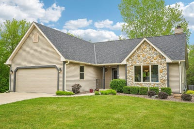 /international/us/2423-judith-ln-waukesha-wi-110108226107/